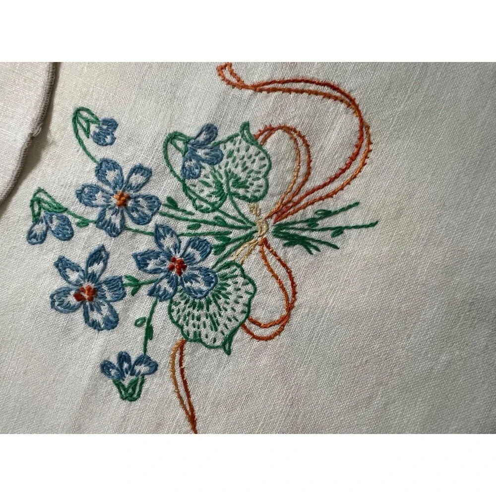 Floral Hand Embroidered Vintage Linen Napkins 4 pieces